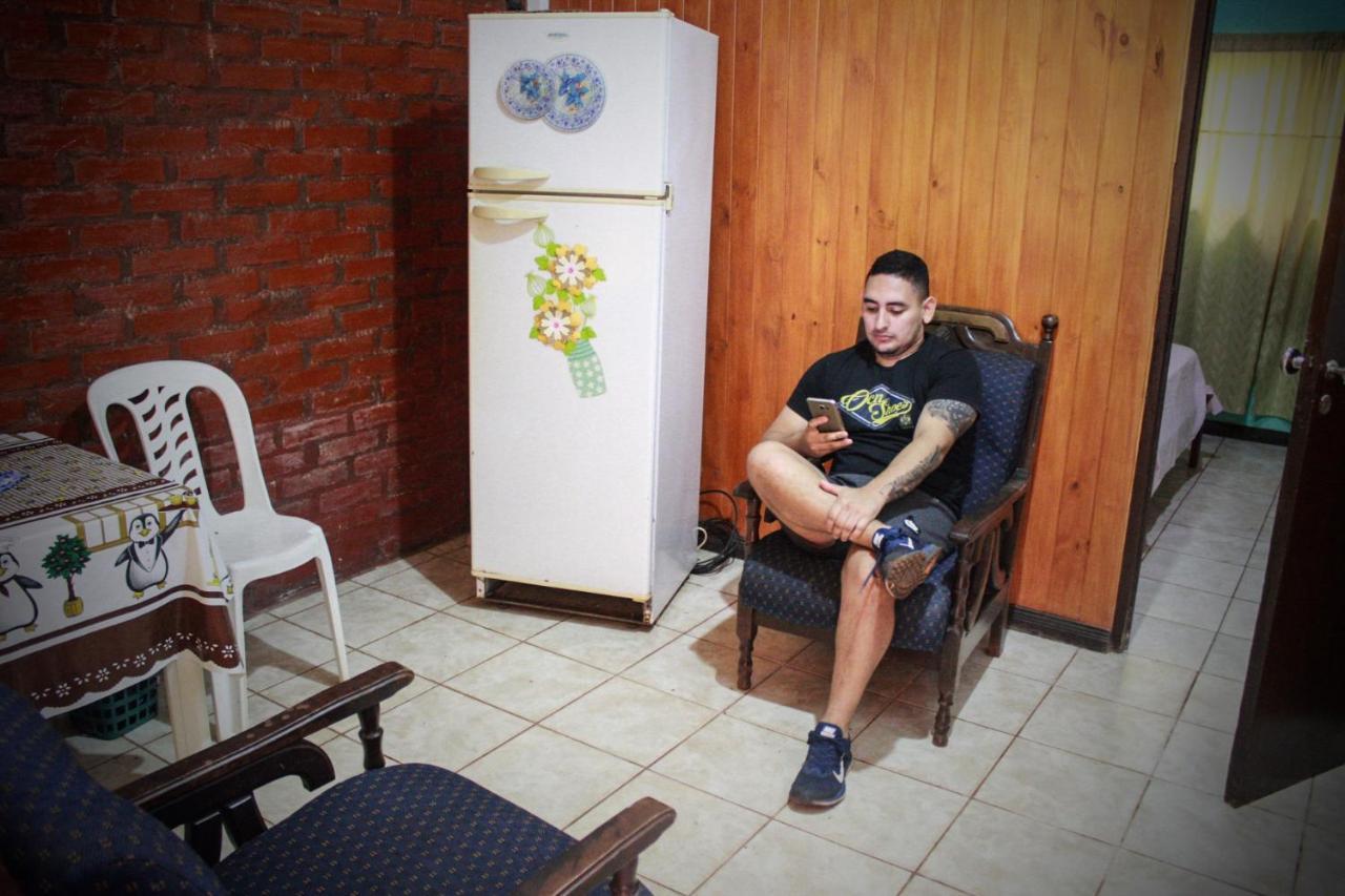 Hostel Haus プエルト・イグアス エクステリア 写真