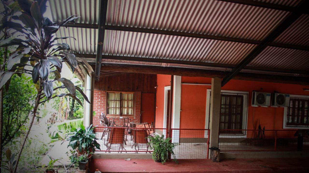 Hostel Haus プエルト・イグアス エクステリア 写真