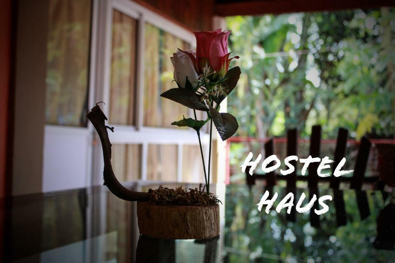 Hostel Haus プエルト・イグアス エクステリア 写真
